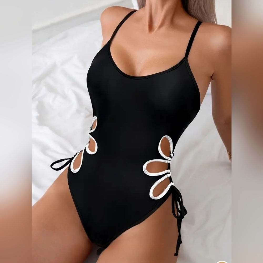 Stylish Women's One Piece Black Minimalist Swimsuit With White Floral Cutout L
